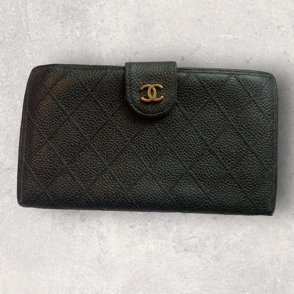 Chanel • Black Caviar Leather Vintage Wallet